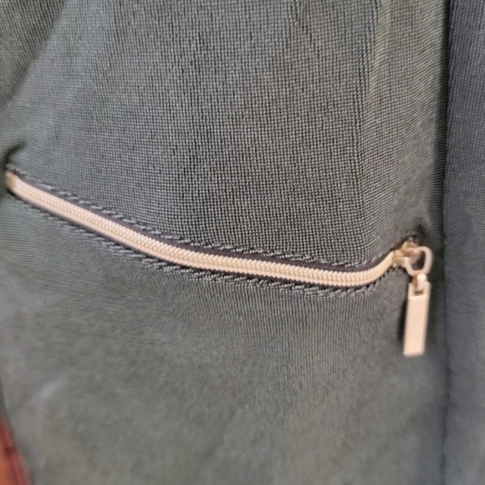 Traveler's by Chico's green sleeveless cardigan gold zipper accent size 2 or lg - Picture 3 of 6
